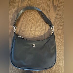 Lululemon City Essentials Bag